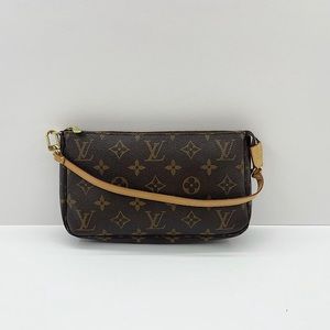 ❤️SOLD❤️Louis Vuitton Pochette Accessories